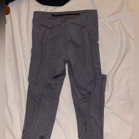 dark grey lululemon leggings! with pockets! - Picture 5 of 7
